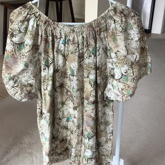 Blouse(s) - Picture 6 of 10